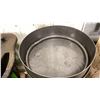 Image 2 : ROSE LAPPING MACHINE ON STAND WITH COVER