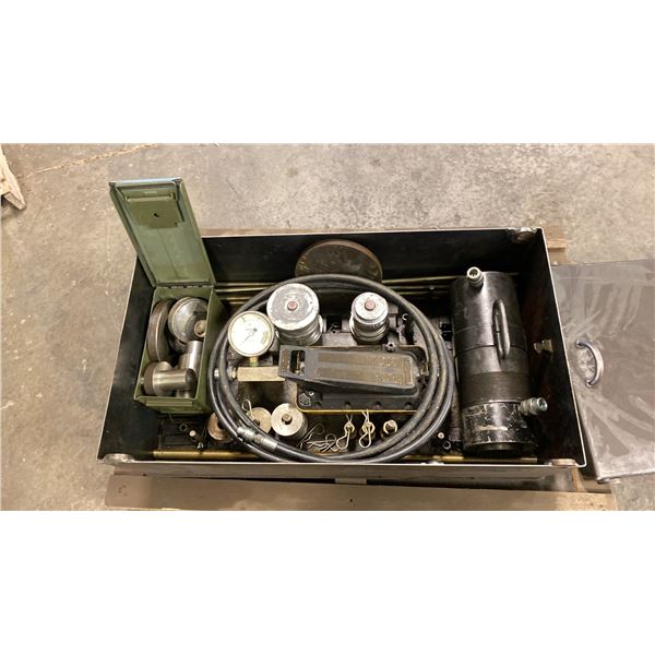 ENERPAC TURBO PORTABLE 40 TON HYDRAULIC RAM KIT WITH ASST OF ACCESSORIES AS SHOWN