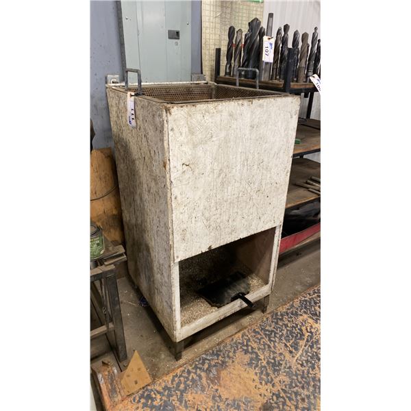 FLOOR SPILL SCREEN AND DISPENSER BIN. 24  X 24  X 48  ON WHEELS