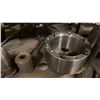 Image 8 : DIVIDING HEAD AND TAIL STOCK. INC METAL STAND AND OTHER TOOLING ON THE SHELVES AS SHOWN IN PHOTOS