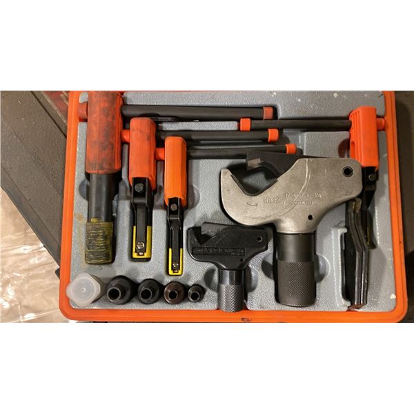 NES THREAD REPAIR KIT MODEL 1025. INTERNAL AND EXTERNAL