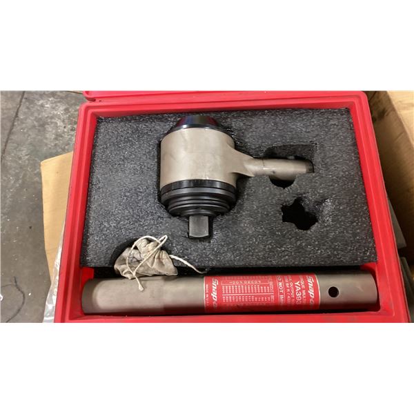 SNAP-ON TORQUE MULTIPLIER MODEL YA393. RATED UP TO 3,200 FOOT LBS