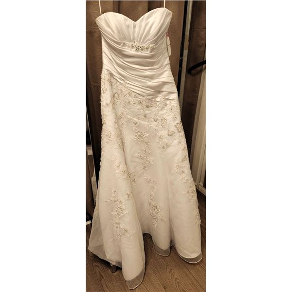 Elegance Bridal Gown Size 6 with Embroidered Beading