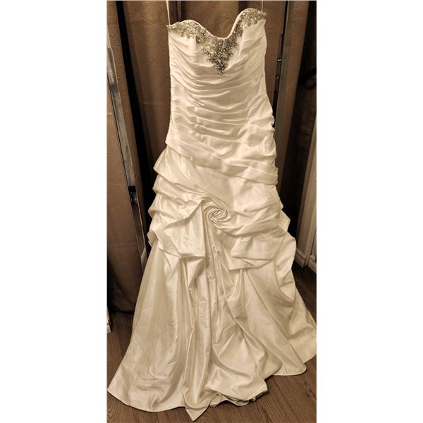Elegance Bridal Gown Size 10 with Beaded Bodice and Ruched Satin Skirt