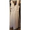 Image 4 : White Bridal Gown with Lace Bodice and Floral Appliqué