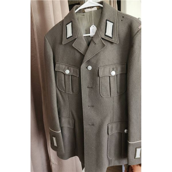 East German NVA Grey Wool Feldbluse with Insignia, Dederonhaltig, Size M48