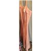 Image 8 : Women's Dresses in Various Sizes and Styles