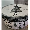 Image 5 : Patchwork Quilt with Decorative Paris and Fashion-Themed Storage Boxes