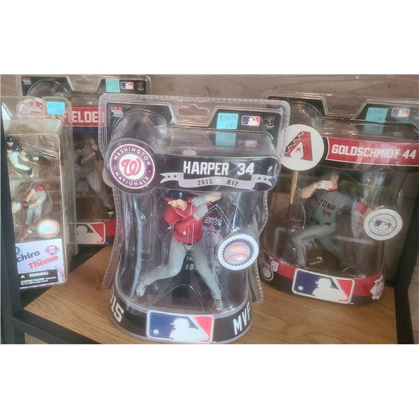 4 MLB McFarlane Collector Figures