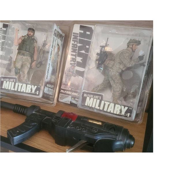 McFarlane’s Military Series 4 Figures and Toy Space Blaster Gun
