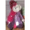 Image 9 : Queen Fedora Bear, Red Glass Heart Dishes, Japanese Box, Patchwork Pillow