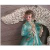Image 11 : Ceramic Decor: Figurines, Green Vases, Teapot, Spoons