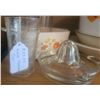 Image 6 : Corelle and Enamel Kitchenware Set