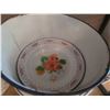 Image 9 : Corelle and Enamel Kitchenware Set