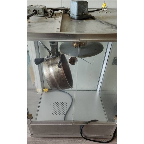 Cretors Commercial Popcorn Machine with Metal Kettle