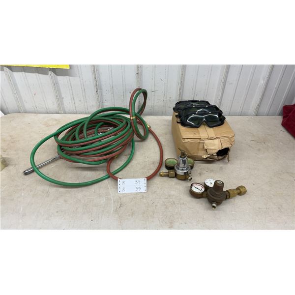 Oxy-Acetylene Torch Kit: Hoses, Torch Handle, 2 Regulators and box of Welding Goggles
