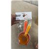 Image 2 : Leader Brand Plastic Strainers: 12 Packages of Strainers, Each with 3 Strainers