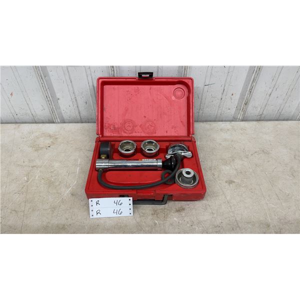 Snap-On SVTS262-1 Cooling System Tester Kit with Pump, Gauge, and Adapters