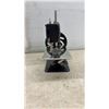 Image 6 : Antique Cast Iron Singer Child's Miniature Sewing Machine No. 20, Boxed