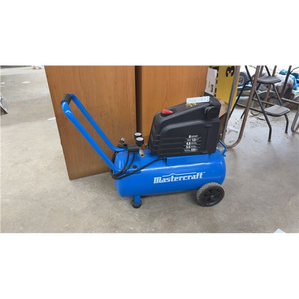 Mastercraft 8 U.S. Gallon Portable Air Compressor, 1.5 Running HP, 135 PSI Max Pressure