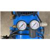 Image 3 : Mastercraft 8 U.S. Gallon Portable Air Compressor, 1.5 Running HP, 135 PSI Max Pressure