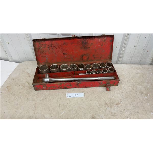 3/4” Drive Socket Set with Ratchet, Extension Bar and 14 SAE Sockets 7/8” to 2” in Metal Case
