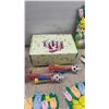 Image 5 : Flashing Jumping Magic Skull Ball Pirate Wind-Up Toys, Swamp Creatures and 20 + Easter Decor