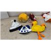 Image 6 : Assortment of Novelty