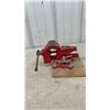 Image 4 : Red Bench 3.5” Vise with Swivel Base, Mounted on Wooden Block
