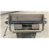 Image 3 : Underwood Golden Touch Manual Typewriter, Late 1950s–Early 1960s