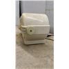 Image 5 : Thomas CR-3TH Collector's Edition AM/FM Radio, Cream, Retro-Styled, 10W