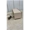 Image 6 : Juliette Solid State 10 Transistor AM/FM Clock Radio and Zenith AM/FM Dual-Dial Clock Radio