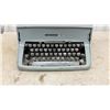 Image 2 : Underwood Five Manual Typewriter, Made in Canada