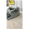 Image 7 : Underwood Five Manual Typewriter, Made in Canada