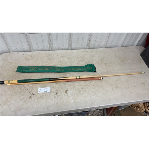Ducks Unlimited Canada "Team Hook and Duck" Two-Piece Pool Cue with Carrying Sleeve and Shorter