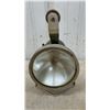 Image 10 : 2 Battery-operated railroad and flagging lanterns, camping table lantern and spotlight/flashlight