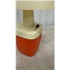 Image 14 : 2 Battery-operated railroad and flagging lanterns, camping table lantern and spotlight/flashlight
