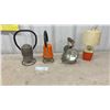 Image 1 : 2 Battery-operated railroad and flagging lanterns, camping table lantern and spotlight/flashlight