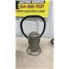 Image 6 : 2 Battery-operated railroad and flagging lanterns, camping table lantern and spotlight/flashlight