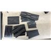 Image 9 : Slot Car Track Set with Track Pieces, Controllers, Power Track