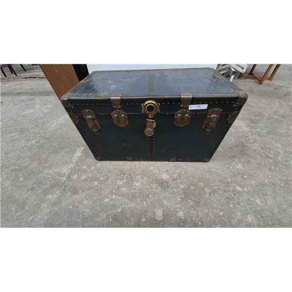Vintage Steamer Trunk with Removable Tray 21”×36”×19”