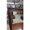 Image 5 : Vintage Wood Vanity and Mirror with Carved Gold-Tone Finial