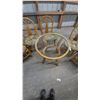 Image 3 : Rattan Table with Glass Top and Six Rattan Dining Chairs