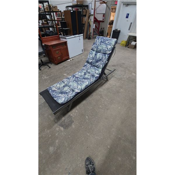 Adjustable Outdoor Chaise Lounge with Tropical Leaf Print Cushion