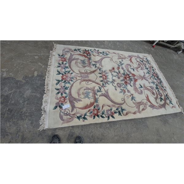 Floral and Scroll Pattern Area Rug. 105”×66”