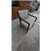 Image 2 : Mid-Century Modern Style Armchair