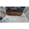 Image 8 : Vintage All-in-One Stereo System with Turntable, Cassette, 8-Track, AM/FM and 2 Speakers