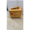 Image 7 : Ronson 2-Speed Roto-Shine Magnetic Electric Shoe Polisher Kit with Wooden Box