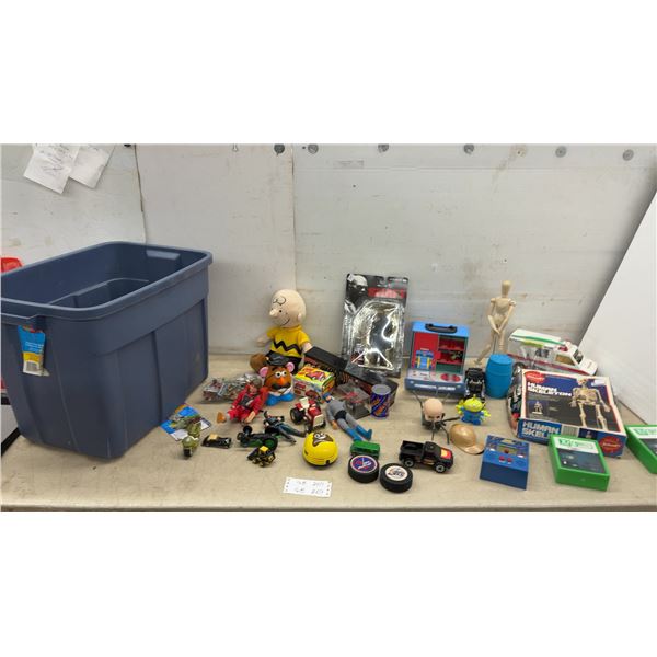 Toys and Collectibles: Charlie Brown and Sgt. Snorkel