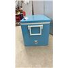 Image 2 : Vintage Coleman Steel-Belted Cooler, Sky Blue, Made in Canada, circa 1960s-1970s